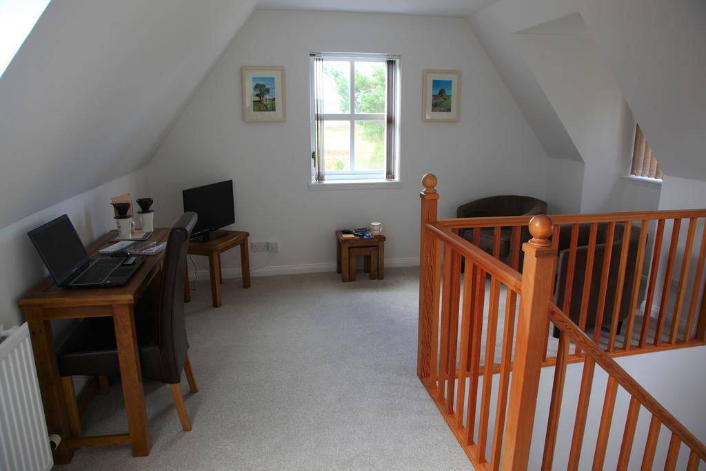 Grantown-on-Spey Dava School House Bed & Breakfast エクステリア 写真