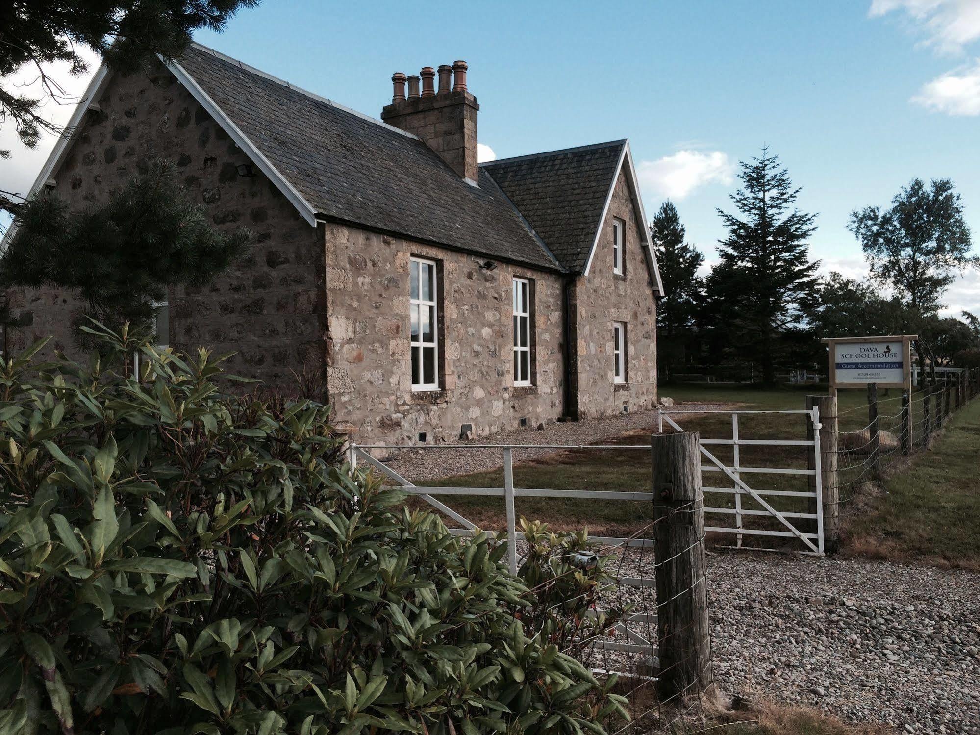 Grantown-on-Spey Dava School House Bed & Breakfast エクステリア 写真